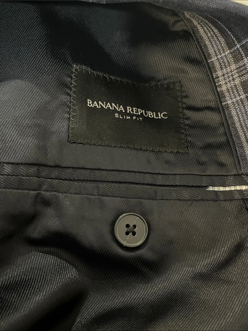 Banana Republic | Slim fit Windowpane plaid suit jacket/blazer Men’s size 42R